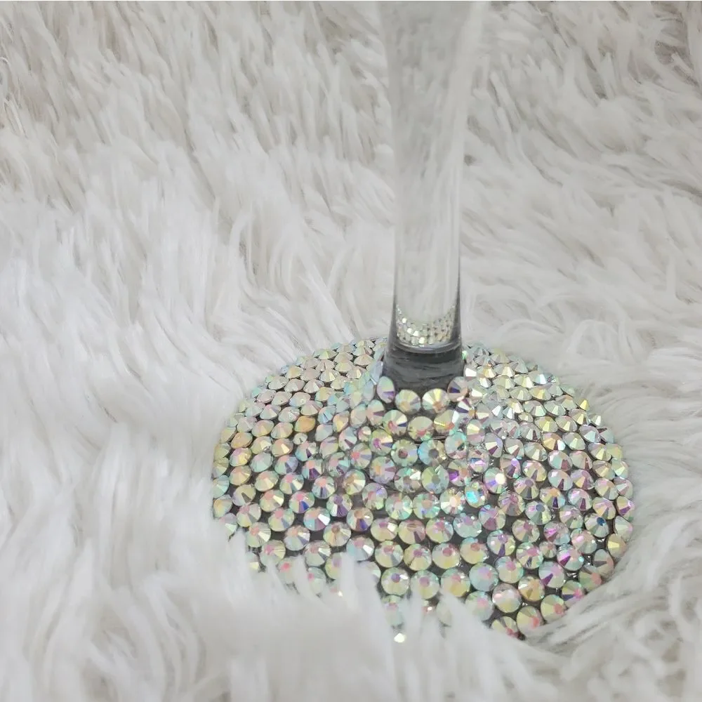Elegant Queen Rhinestone Wine Glass